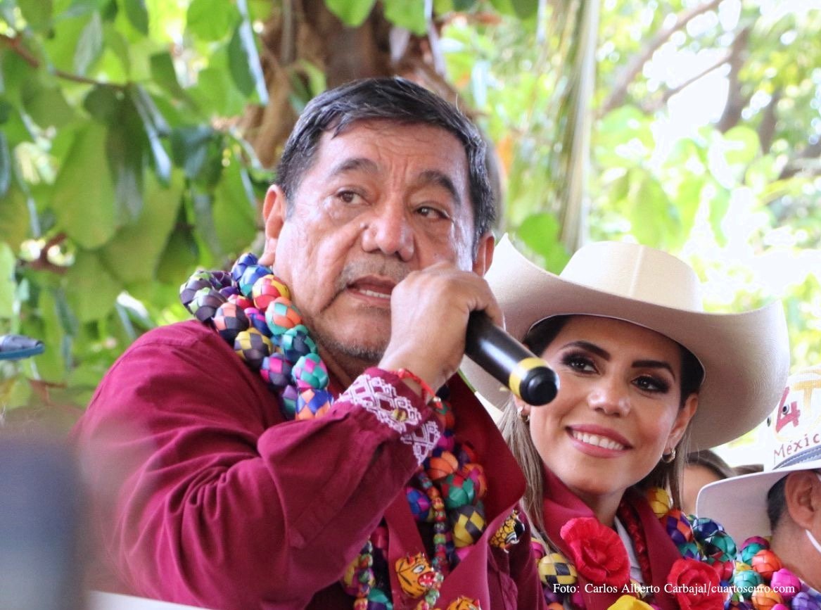 Por encima de la gobernadora electa, su papá empieza a gobernar en Guerrero desaparecerá la Escuela de Parteras Tradicionales y la Comisión de Atención a Víctimas